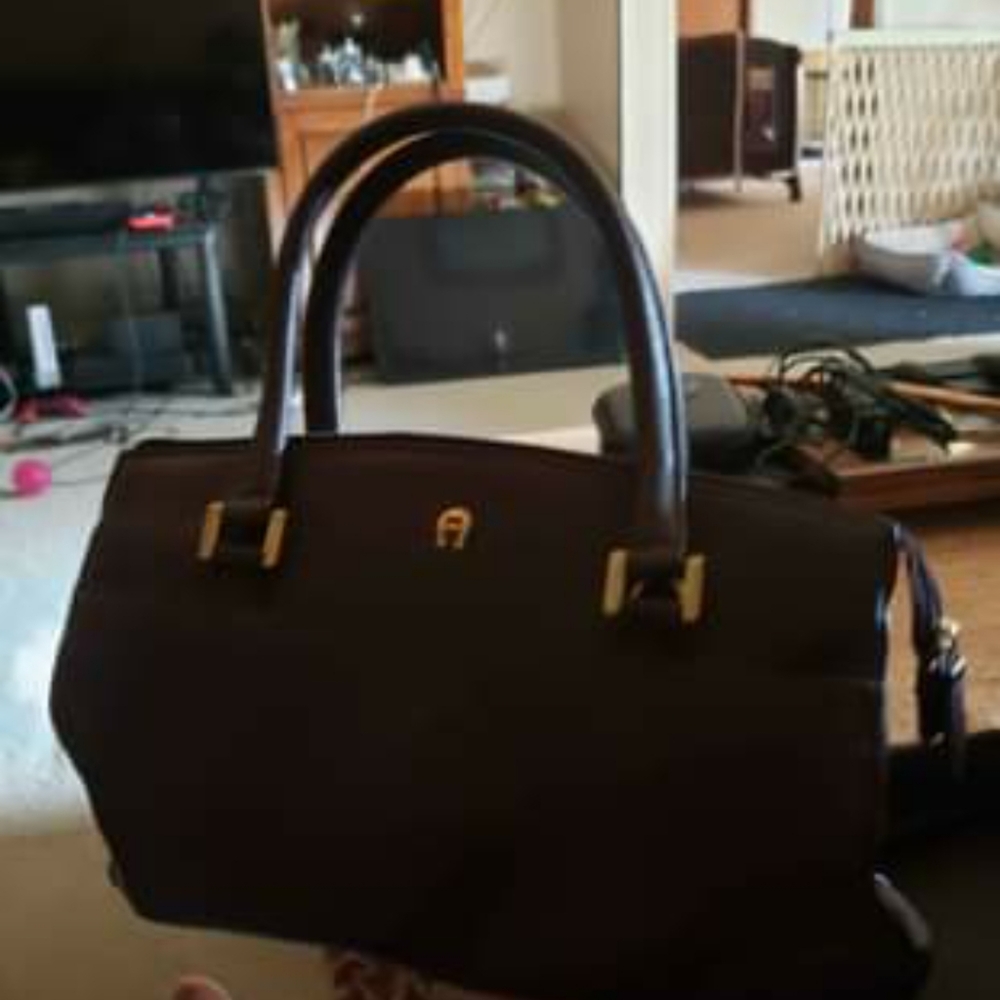 Etienne aigner satchel